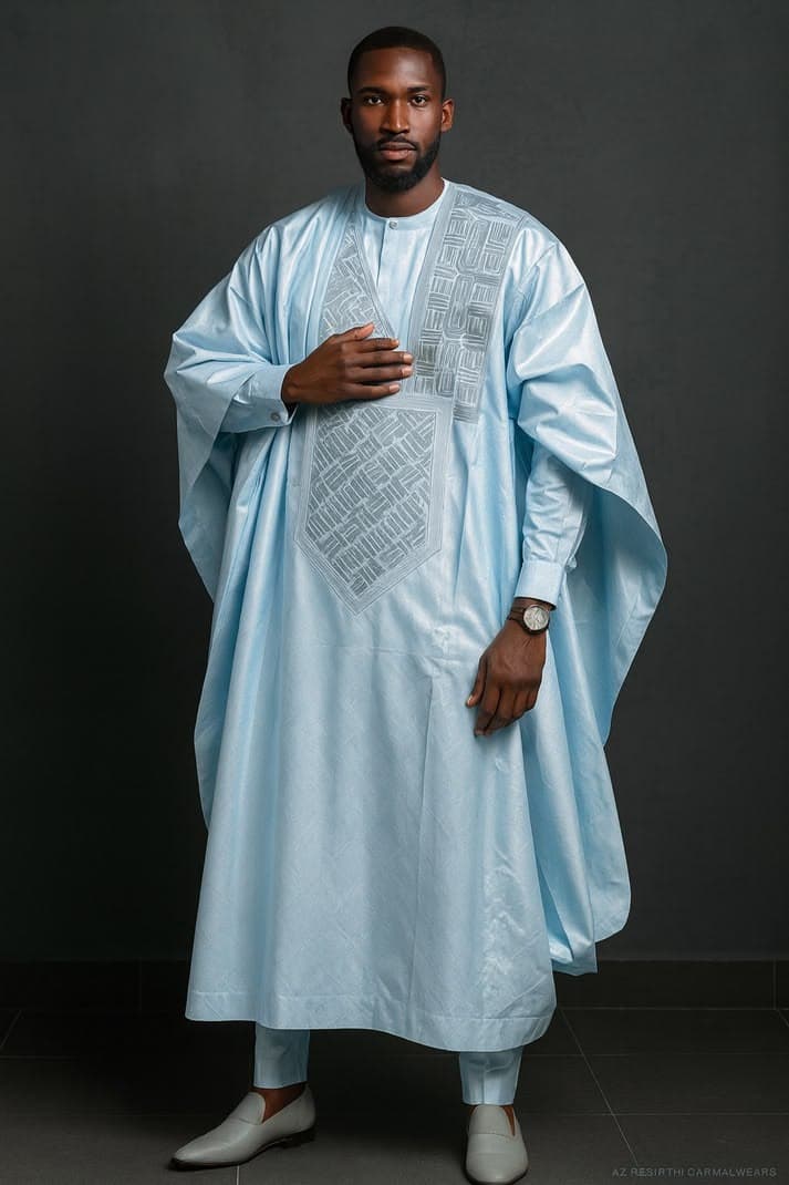 Homme en grand boubou traditionnel sur mesure