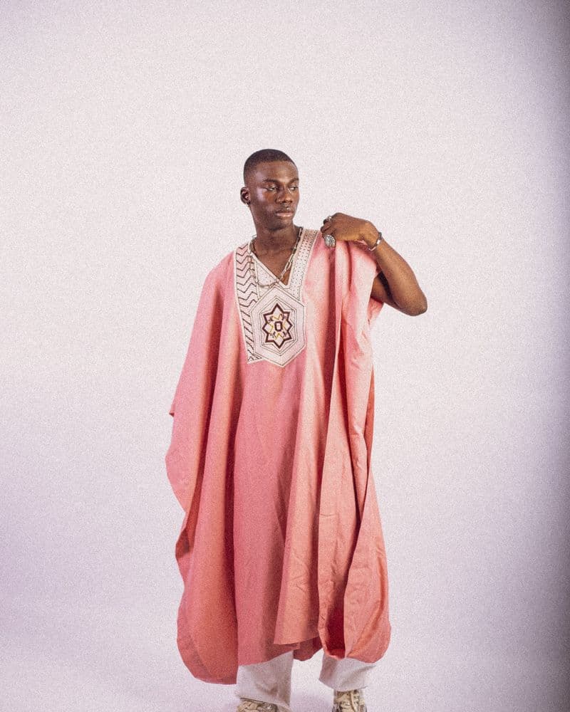 Homme en kaftan sur mesure